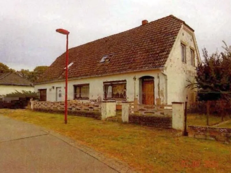 Wohnhaus mit Nebengebäuden und Gartenfläche in Klinken — Bild 3