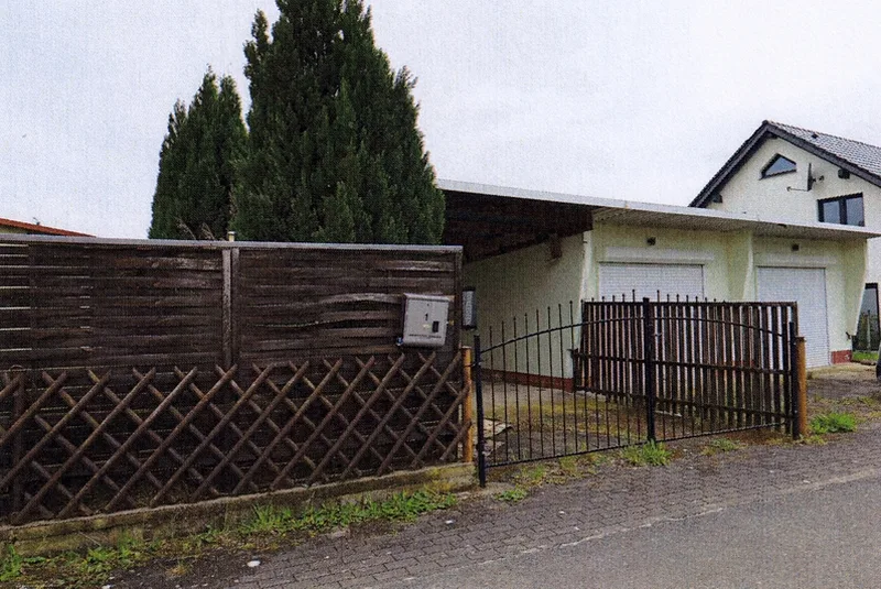 Wohnhaus, vermutlich zweites Wohnhaus und Nebengebäudebestand in Gröden
