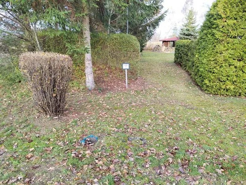 Einfamilienhaus mit Nebengebäuden in Rastow — Bild 2