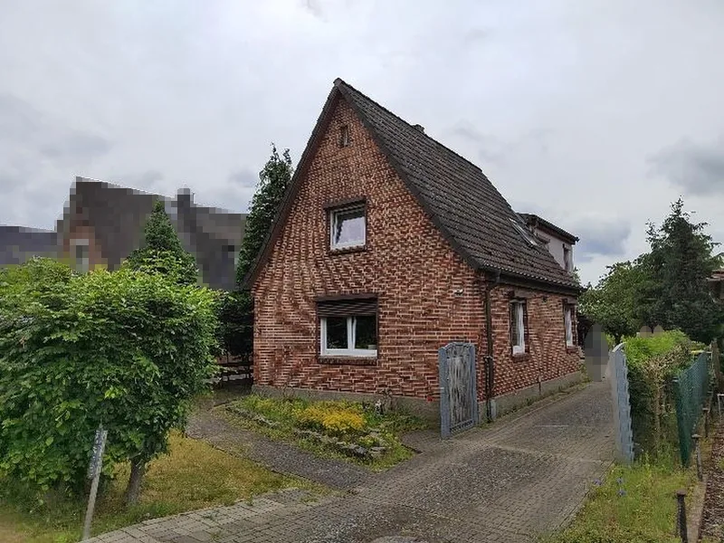 Einfamilienhaus und Gartenland in Neustadt — Bild 2