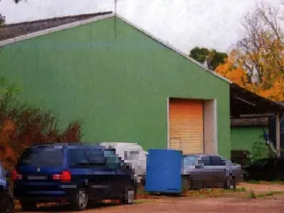 Wohnhaus mit Hallenbau und 2 Hallen in Sternberg OT Pastin
