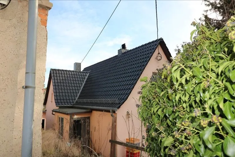 Einfamilienhaus mit Nebengebäude (Schuppen) in Bad Dürrenberg