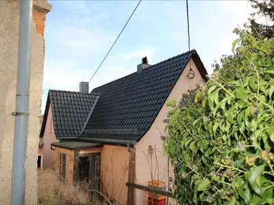 Einfamilienhaus mit Nebengebäude (Schuppen) in Bad Dürrenberg