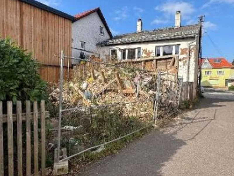 Einfamilienhaus und ehemaliges Nebengelass in Bad Tabarz — Bild 2