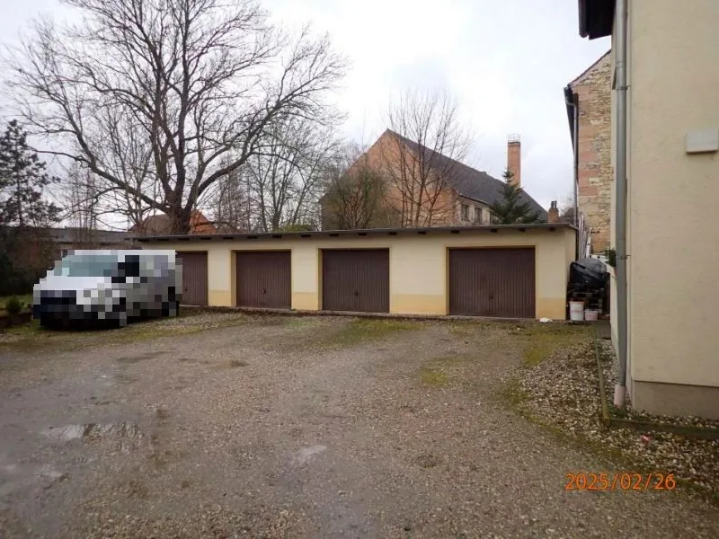 Wohnhaus mit 4 Garagen in Bad Lauchstädt OT Schafstädt — Bild 3