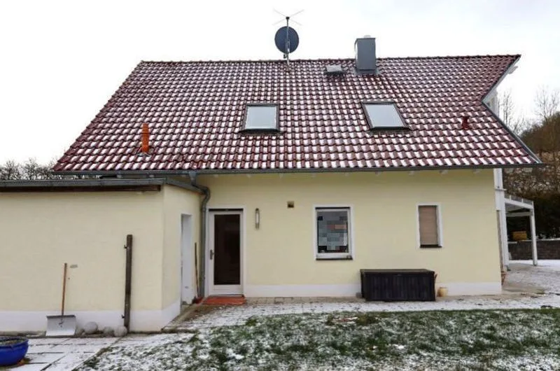 Einfamilienwohnhaus mit Carport in Drei Gleichen OT Seebergen — Bild 2