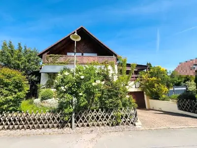 Einfamilienhaus mit Garagenanbau in Bienstädt