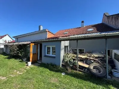 Einfamilienhaus (Reihenhaus) mit Nebengelass in Ohrdruf OT Wölfis