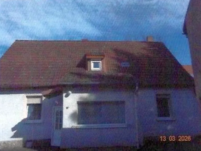 Sanierungsbedürftiges Wohnhaus mit Nebengelass in Braunsbedra — Bild 2