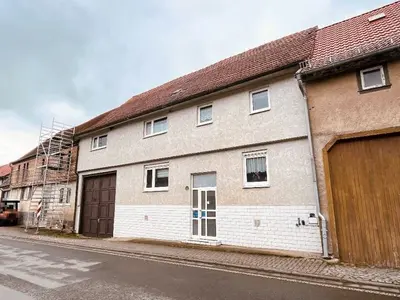 Wohnhaus (als Zweifamilienhaus) nebst Anbau und Scheune in Tüttleben