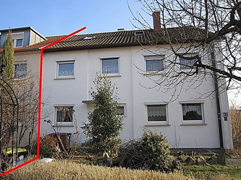 Doppelhaushälfte mit 2 Wohnungen und Garage in Großbettlingen — Bild 2