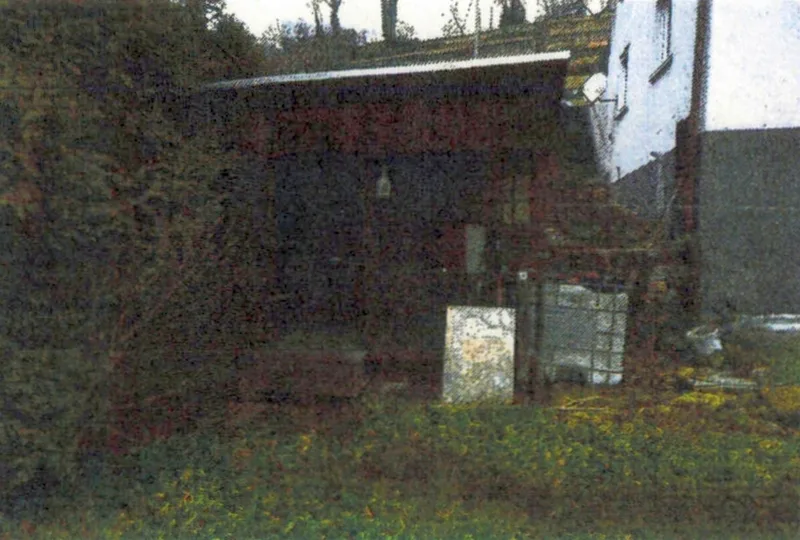 Wohnhaus mit Einliegerwohnung und Pkw-Einzelgarage in Möckmühl — Bild 3