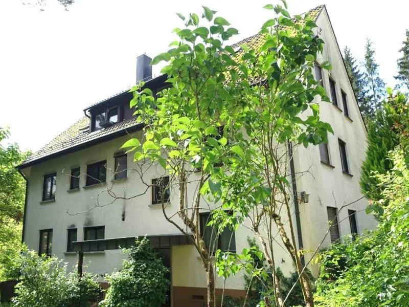 Vierfamilienwohnhaus mit Doppelgarage in Stuttgart — Bild 2