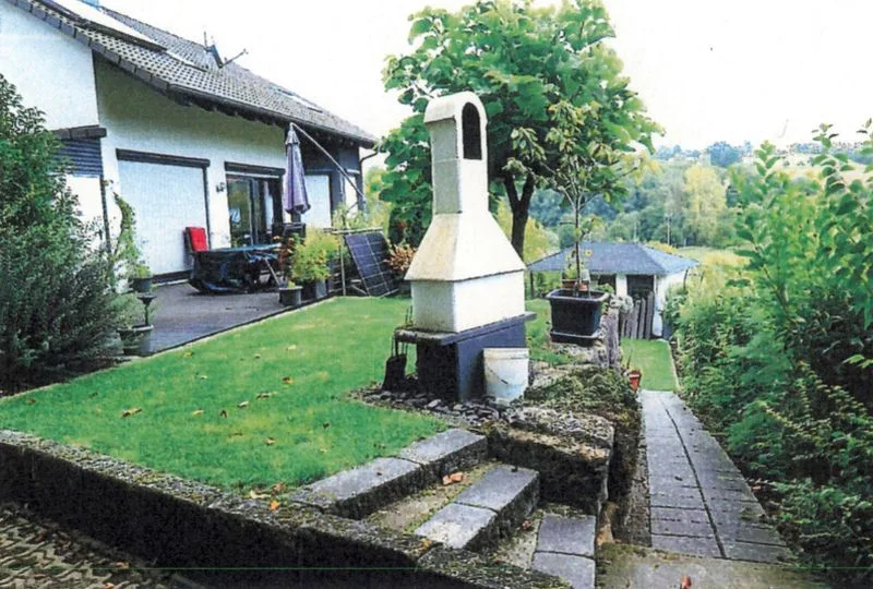 Einfamilienhaus mit Einliegerwohnung und Carport in Neudenau — Bild 3