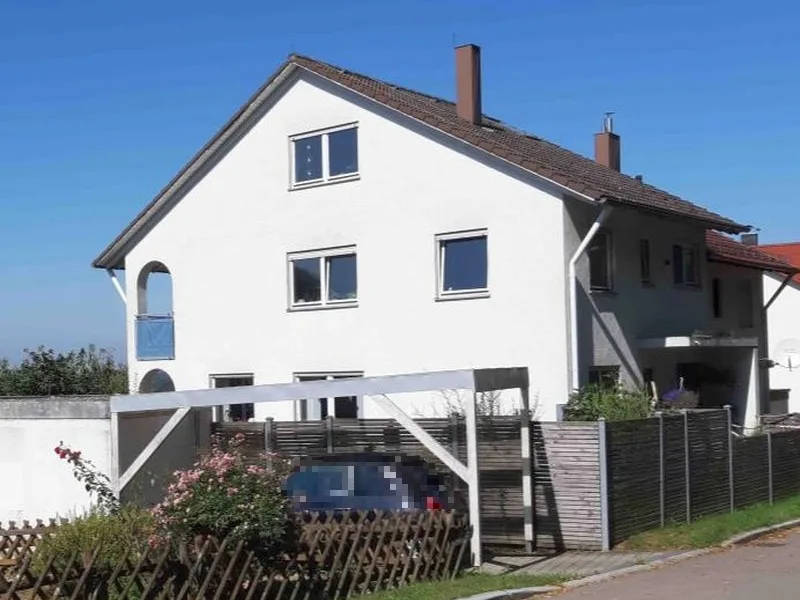 Doppelhaushälfte mit Einliegerwohnung und Garage in Essingen — Bild 3