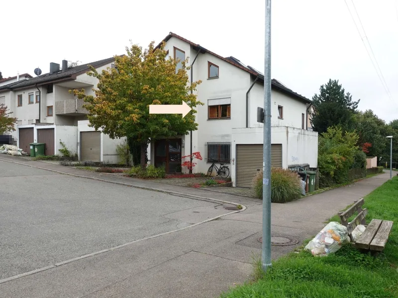 2-Zimmer-Wohnung und Garage (Doppelparker) in Stuttgart — Bild 2