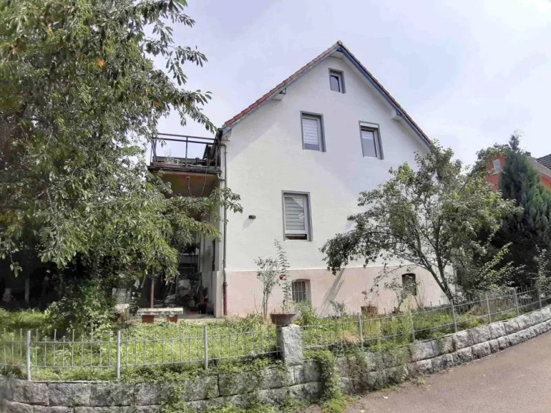Doppelhaushälfte (Zweifamilienhaus) mit Carport in Aalen