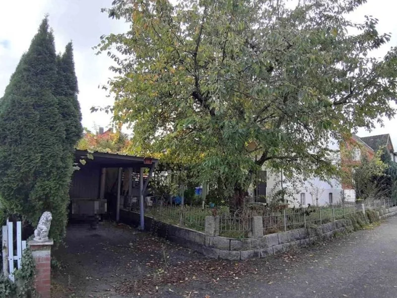Doppelhaushälfte (Zweifamilienhaus) mit Carport in Aalen — Bild 3