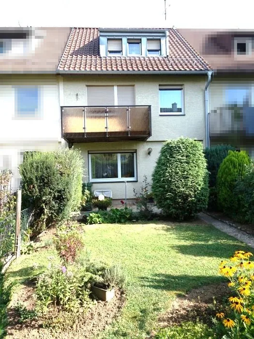Reihenmittelhaus und Garage in Stuttgart