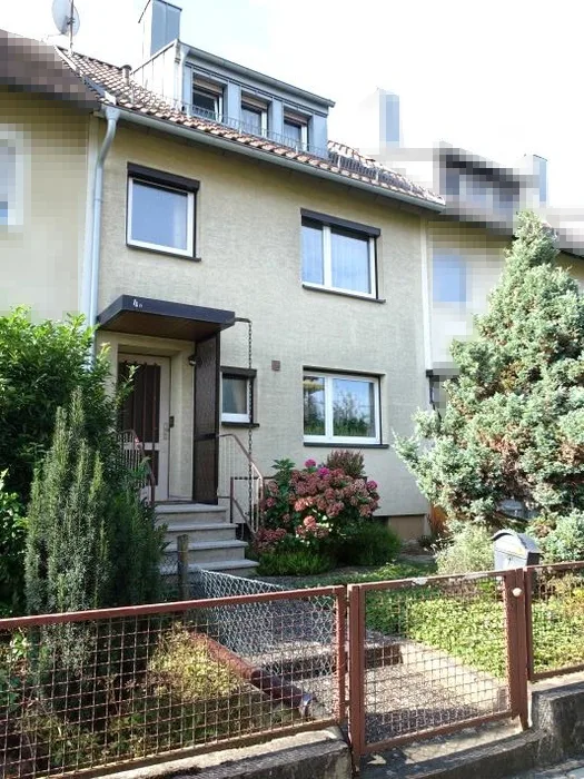 Reihenmittelhaus und Garage in Stuttgart — Bild 3