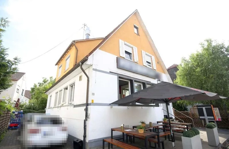 Wohn-/Geschäftshaus mit Garage in Wendlingen