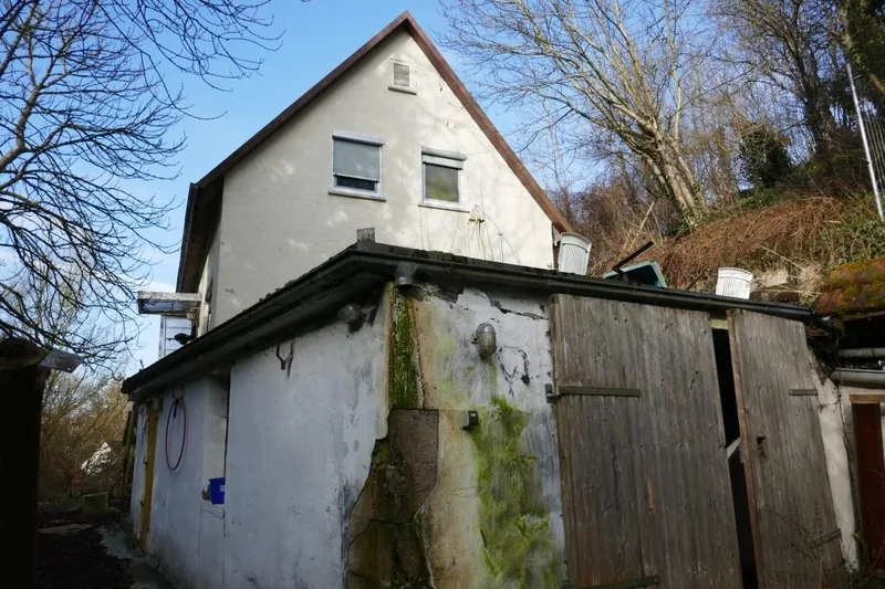 Einfamilienwohnhaus mit Garage und unbebautes Grundstück in Öhringen — Bild 3