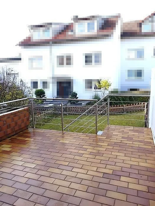 Wohnhaus (Reihenhaus) und Garage in Böblingen