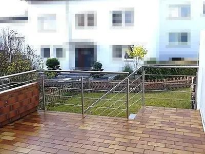 Wohnhaus (Reihenhaus) und Garage in Böblingen
