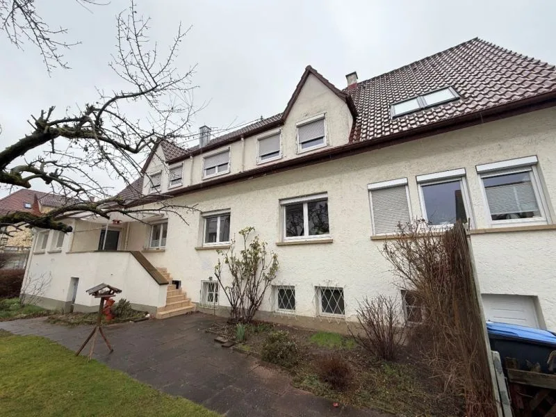 Dreifamilienhaus mit 2 Garagen in Leonberg, Stadtteil Eltingen — Bild 2
