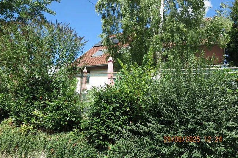 Zweifamilienhaus mit angebauter Garage, Schuppen, Carport in Bondorf — Bild 2