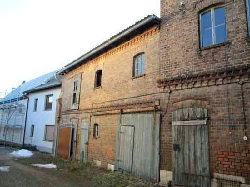 Wohn- und ehemalige Landwirtschaftsgebäude in Goseck OT Markröhlitz