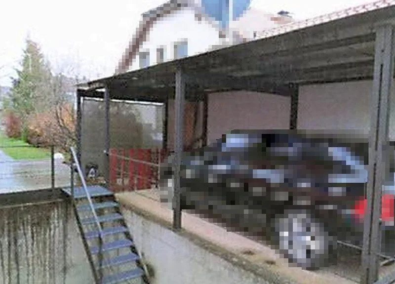 Einfamilienhaus mit Schwimmteich und Carport in Durlangen