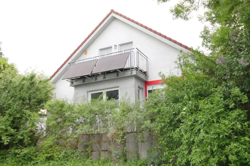 Einfamilienhaus mit Einliegerwohnung und Carport in Täferrot — Bild 3