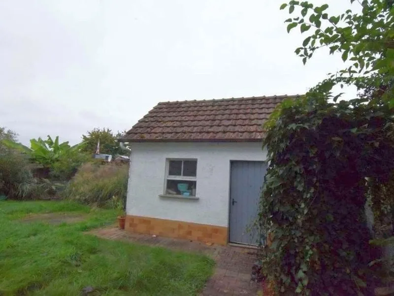 Wohnhaus mit Garage in Durlangen — Bild 3