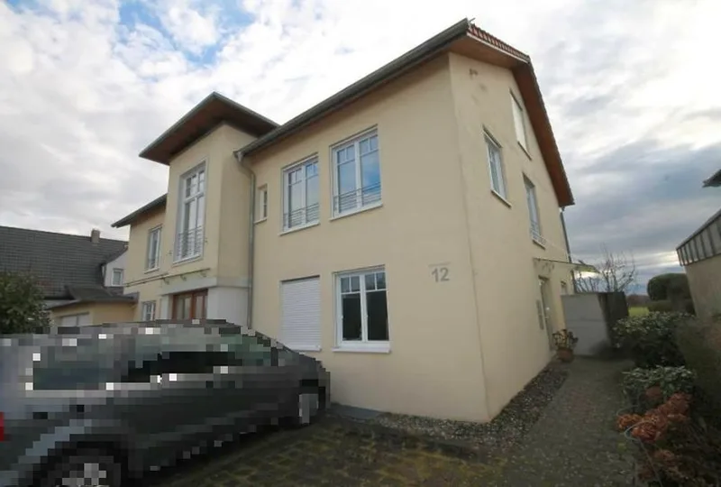 Einfamilienwohnhaus mit Büronutzung und Doppelgarage in Lorch — Bild 2