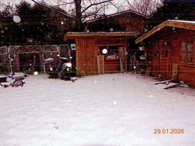 Wohnhaus mit Carport und 2 Gartenhütten in Reher — Bild 3