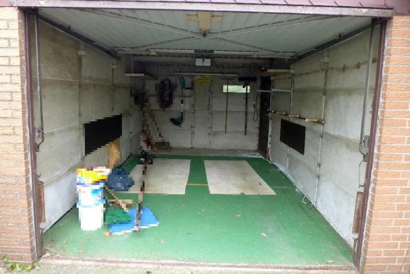 Einfamilienhaus mit Garage und Nebengebäuden in Itzehoe — Bild 3