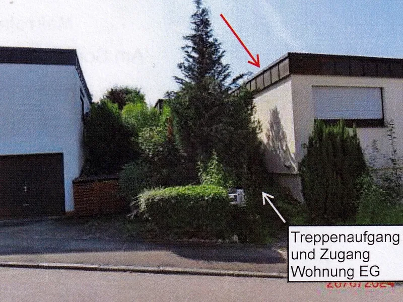 Einfamilienwohnhaus mit Einliegerwohnung und Garage in Winnenden — Bild 2