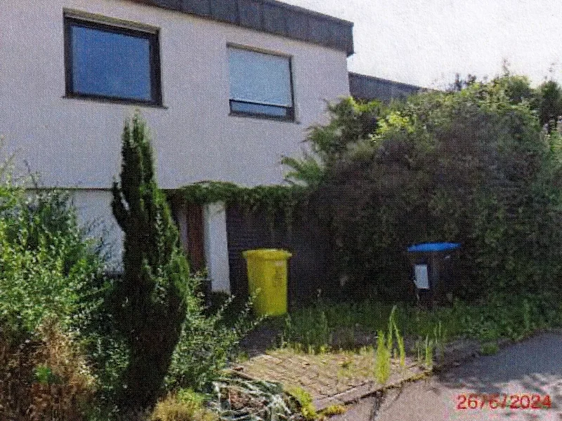 Einfamilienwohnhaus mit Einliegerwohnung und Garage in Winnenden — Bild 3