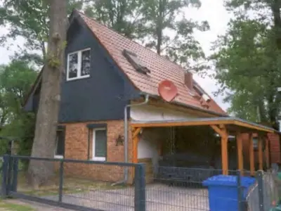 Einfamilienhaus mit Carport und Nebengebäude in Zossen OT Wünsdorf