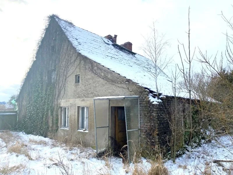 Abrissreifes Einfamilienhaus und unbebautes Grundstück in Märkisch Luch OT Möthlow — Bild 3