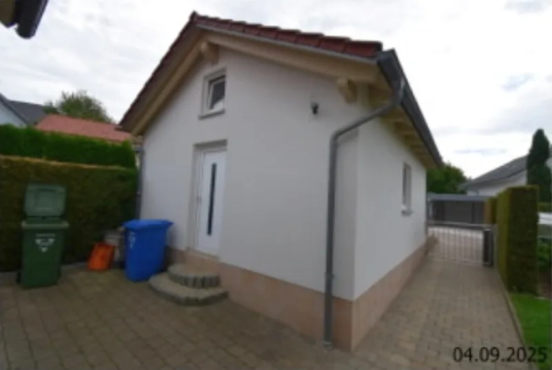 Wohnhaus mit Doppelgarage in Essingen — Bild 3