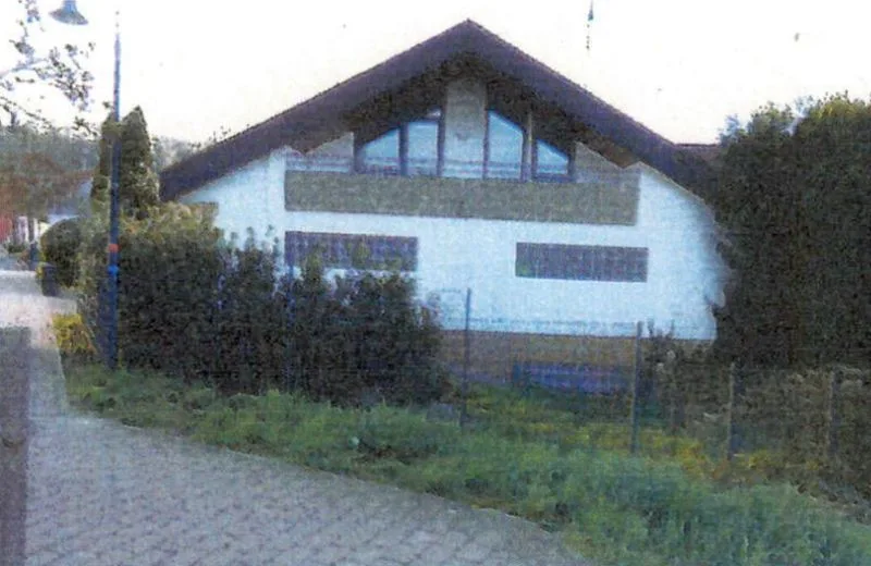 Wohnhaus mit Pkw-Doppelgarage und Schwimmbad im UG in Jagsthausen — Bild 2