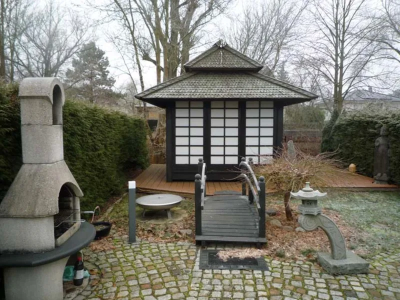 Einfamilienhaus mit Pool, Saunahaus und Tee-Pavillon in Rangsdorf — Bild 2