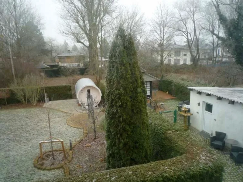 Einfamilienhaus mit Pool, Saunahaus und Tee-Pavillon in Rangsdorf — Bild 3