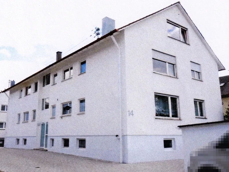 Mehrfamilienhaus mit Garagen in Winterbach — Bild 2