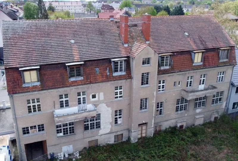 Verwaltungsgebäude und 2 ehem. Fabrikgebäude in Rathenow — Bild 2