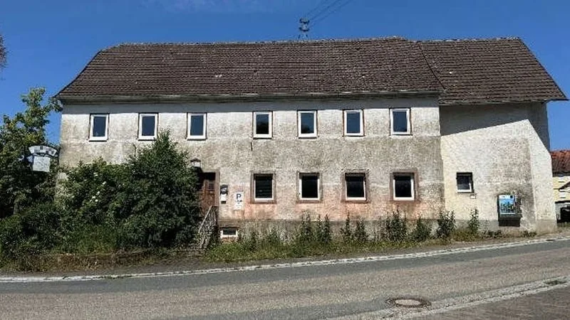 Wohnhaus und Nebengebäude in Königheim — Bild 2