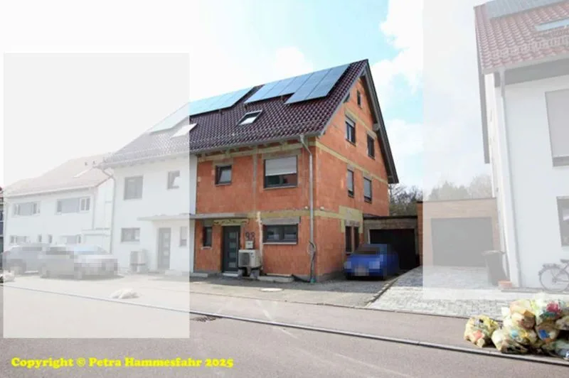 Doppelhaushälfte mit Garagenanbau in Künzelsau — Bild 2