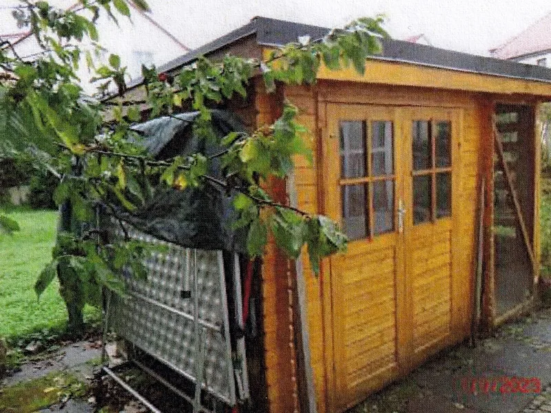 Doppelhaushälfte und Fertiggarage in Schorndorf — Bild 2